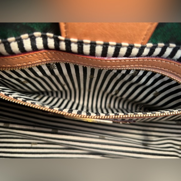 L.A.M.B. Designer Tie Dye Handbag🤩 - Picture 8 of 11